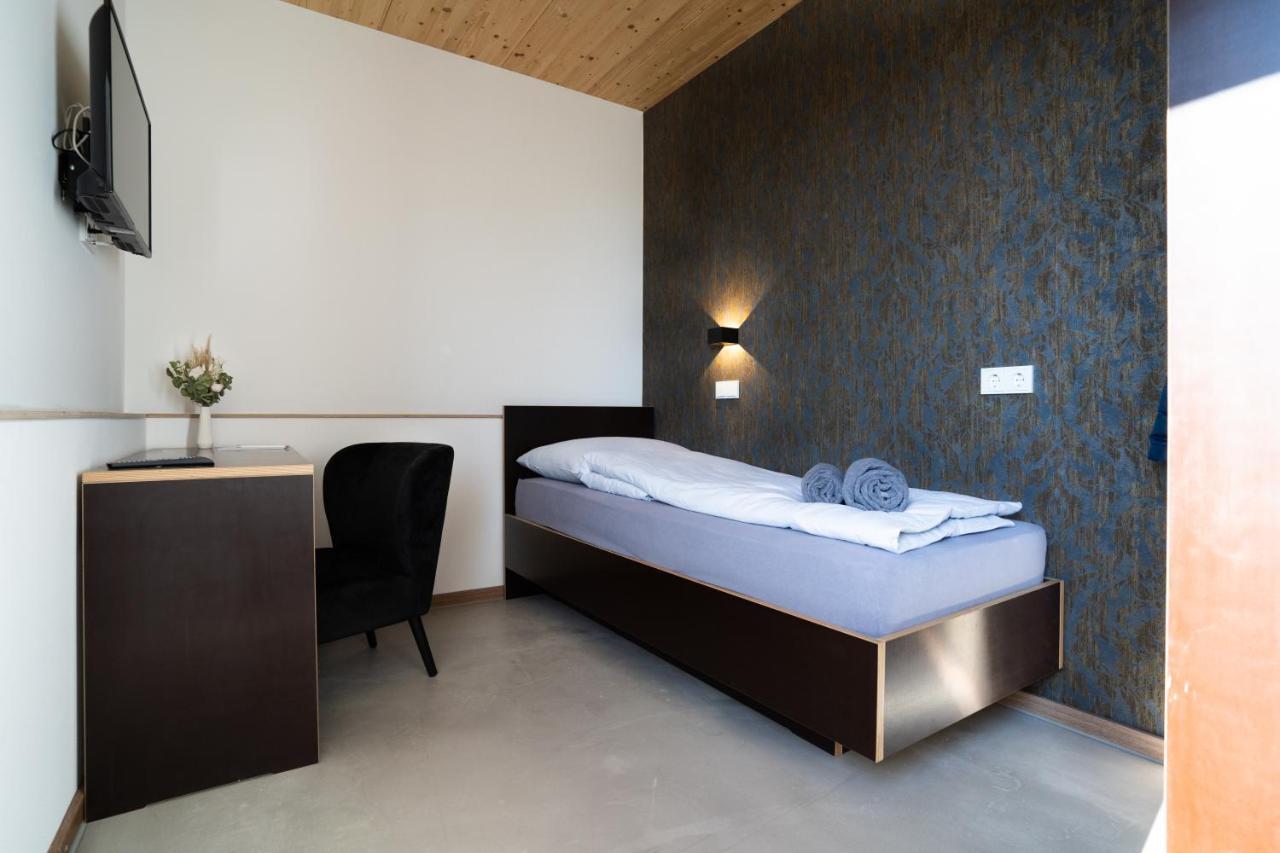 Motel Q Zimmern ob Rottweil Екстериор снимка